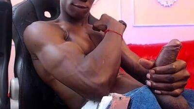 Hot gay hunk stroking huge black meat in solo fun - drtuber.com