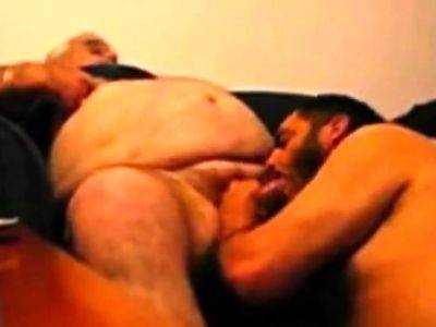 Fat Gay Daddy in Amateur Video - drtuber.com