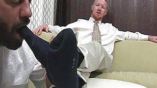 Ginger stud licks friends feet and toes and gets a facial - gayxo.com